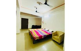 Spot On J C Guest House